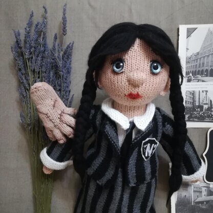 Knitting patterns - Knit "Thing" Addams Family collection Halloween keychain