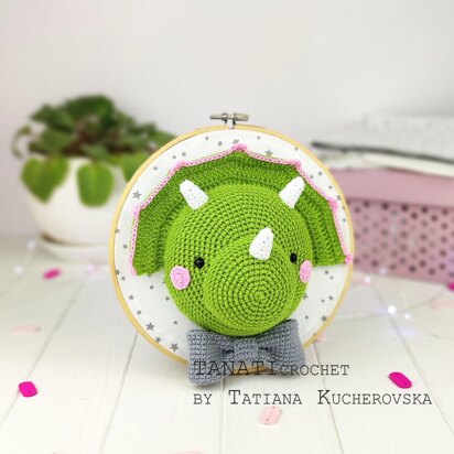 CROCHET PATTERN “Wall hanging Triceratops”