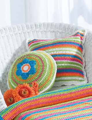 Patio Pillows in Bernat Handicrafter Cotton Solids