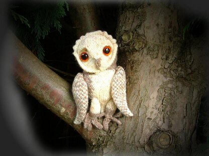 BARN OWL toy knitting pattern by Georgina Manvell