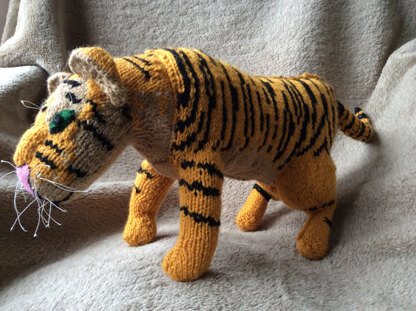 BENGAL TIGER toy knitting pattern by Georgina Manvell