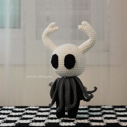 Stylized Silent Knight Amigurumi Crochet Pattern – Cute Fantasy Doll PDF (US Terms)