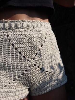 OCEAN Shorts || crochet pattern, summer shorts, cheeky shorts