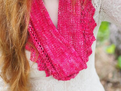 Lace and Crème Cowl