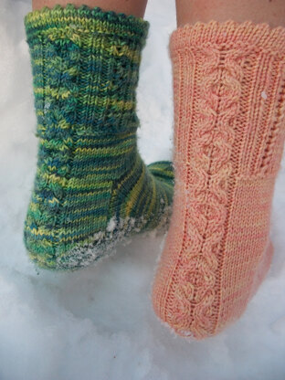 Steppingstone Fiber Creations Socks, With Love PDF