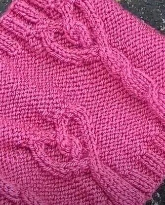 Cabled Twisted Hearts Cowl