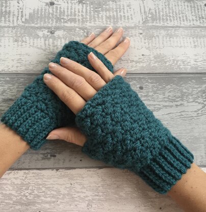 Cosy Vibes Fingerless Gloves