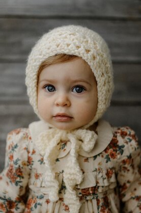 Eyelet Bonnet