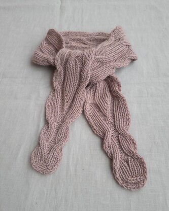 Drifting Wave Scarf