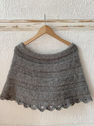 Cropped Chunky Capelet