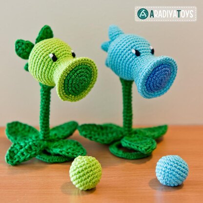 Peashooter and Snow Pea by AradiyaToys