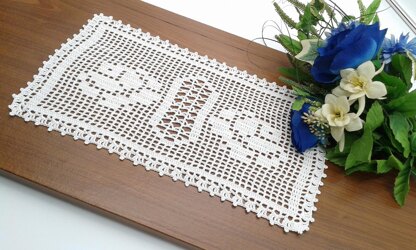 Roses and picot filet doily