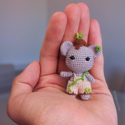 Tiny bear amigurumi