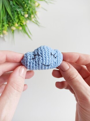 Crochet cloud pattern