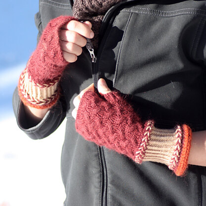 Designs by Romi Gnarled Entling Mitts PDF