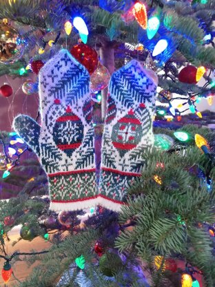 Merry Christmas Tree Mittens
