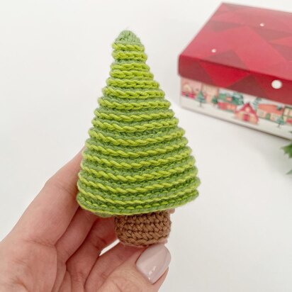 Crochet Christmas tree ornament amigurumi pattern