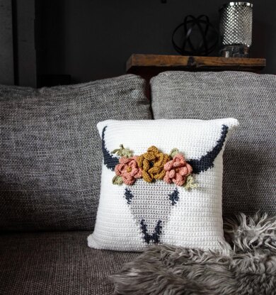 040- Bull's skull pillow cover