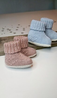 Tiny Heart Baby Booties