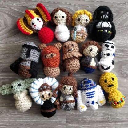 Make Your Own Star Wars R2-D2 Amigurumi, Gadgetsin