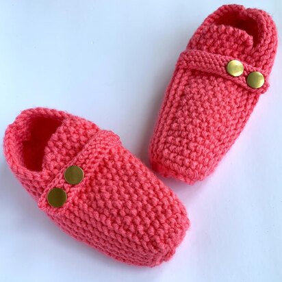 Adjustable Slippers - knitting pattern