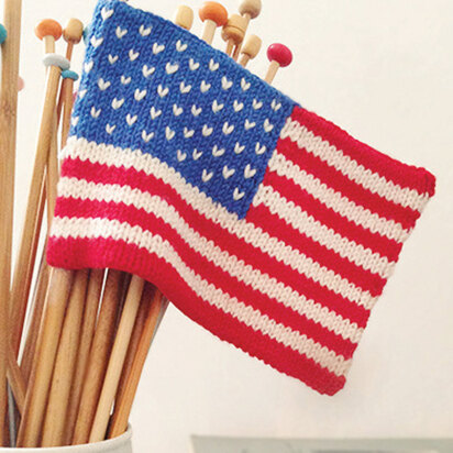 "Stars & Stripes Mini Flag" - Accessory Knitting Pattern For Other in Debbie Bliss Baby Cashmerino