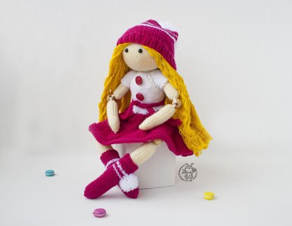 Doll Caroline  ( beads jointed) knitted flat