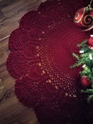 Large Cranberry Pineapple Christmas Tree Skirt