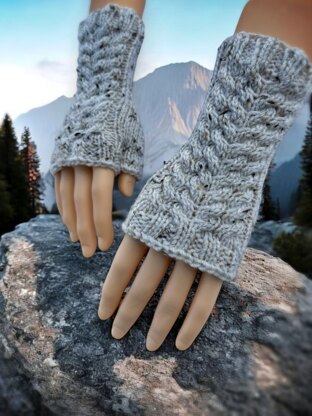 Easy Cable Knit Fingerless Gloves