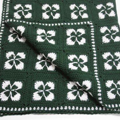 Crochet Shamrock Afghan in Red Heart Super Saver Economy Solids - WR1005