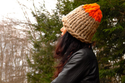 Helsinki Hat Two Tone in Loopy Mango Big Loop Yarn Merino Mini