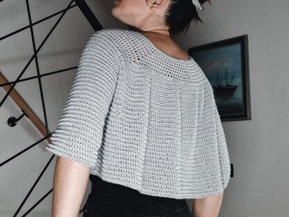 Cropped Ruffle Raglan Sweater