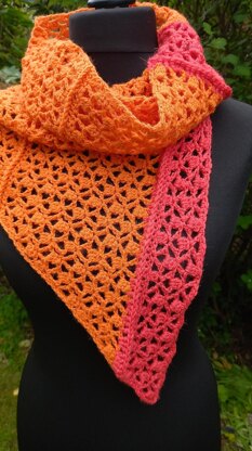 Tracery Cowl