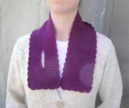 Crochet Keyhole Scarf