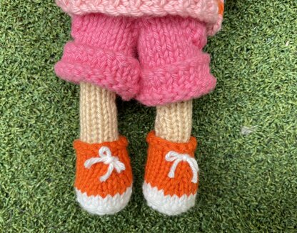 Enid doll knitting pattern