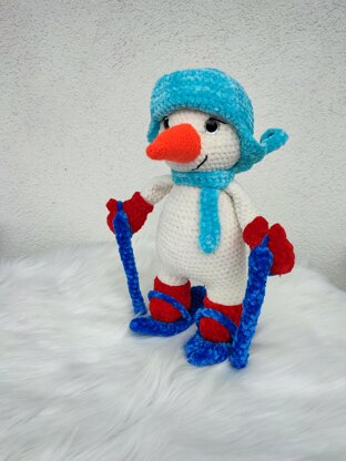 Snowman skiing PDF Crochet Pattern