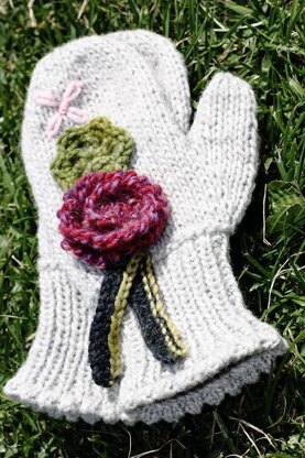 Secret Garden Mittens - Little Cupcakes - Pattern - Lc10