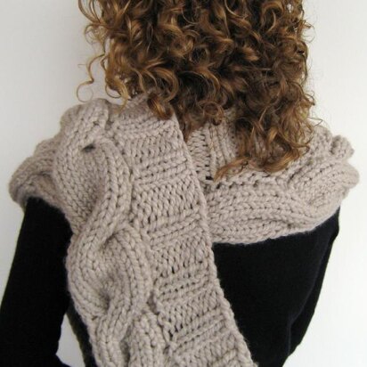 Agnes Shaped Scarf