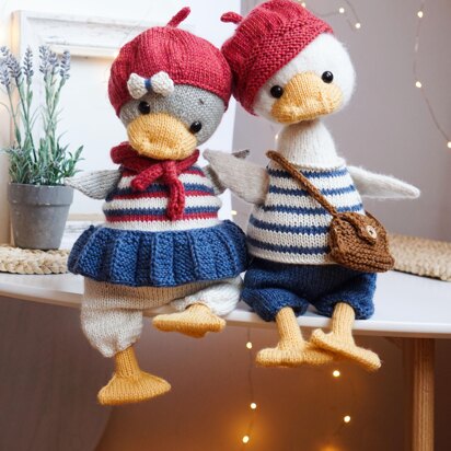 Knitting Pattern: Wardrobe for large gooses