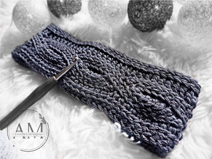 Cables knit-look headband