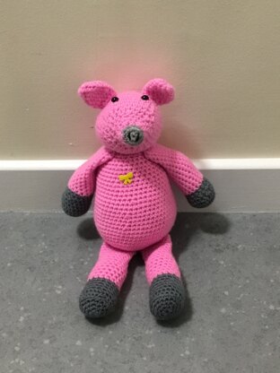 Crochet pig