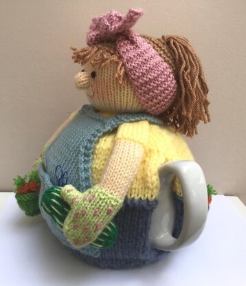 Betty the gardener tea cosy