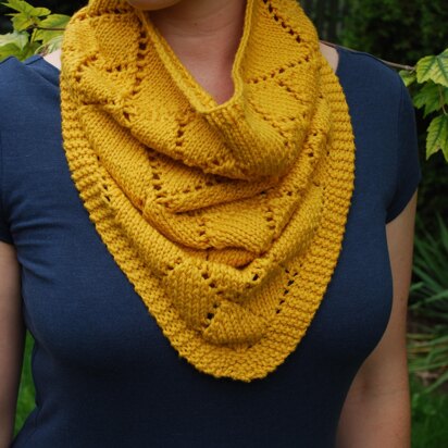 Diamond Kerchief Cowl