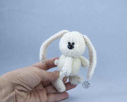 Mini bunny knitting flat