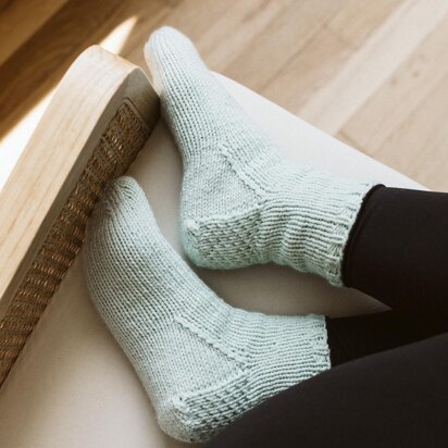 Vanilla Bobble Socks – Free Knitting Pattern