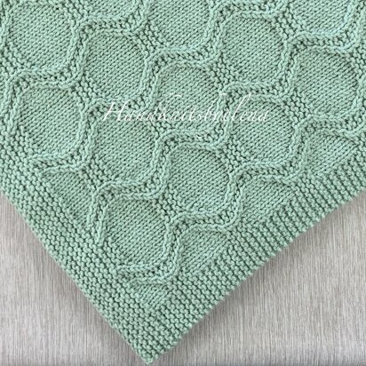 Baby Blanket in a Large Turtle Shell Stitch