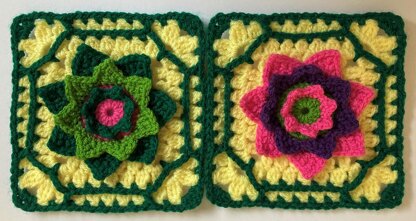 Flower square with border I by HueLaVive