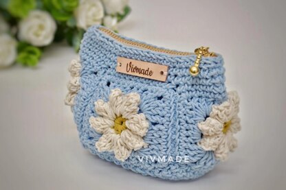 Granny Square Daisy Pouch