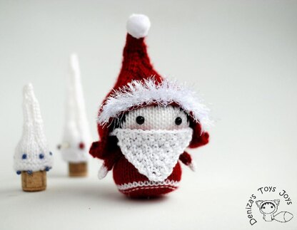 Small Santa Gnome. Tanoshi family Toy.