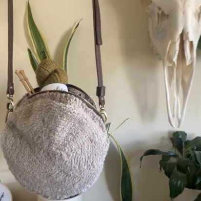 Cozy Circle Crossbody